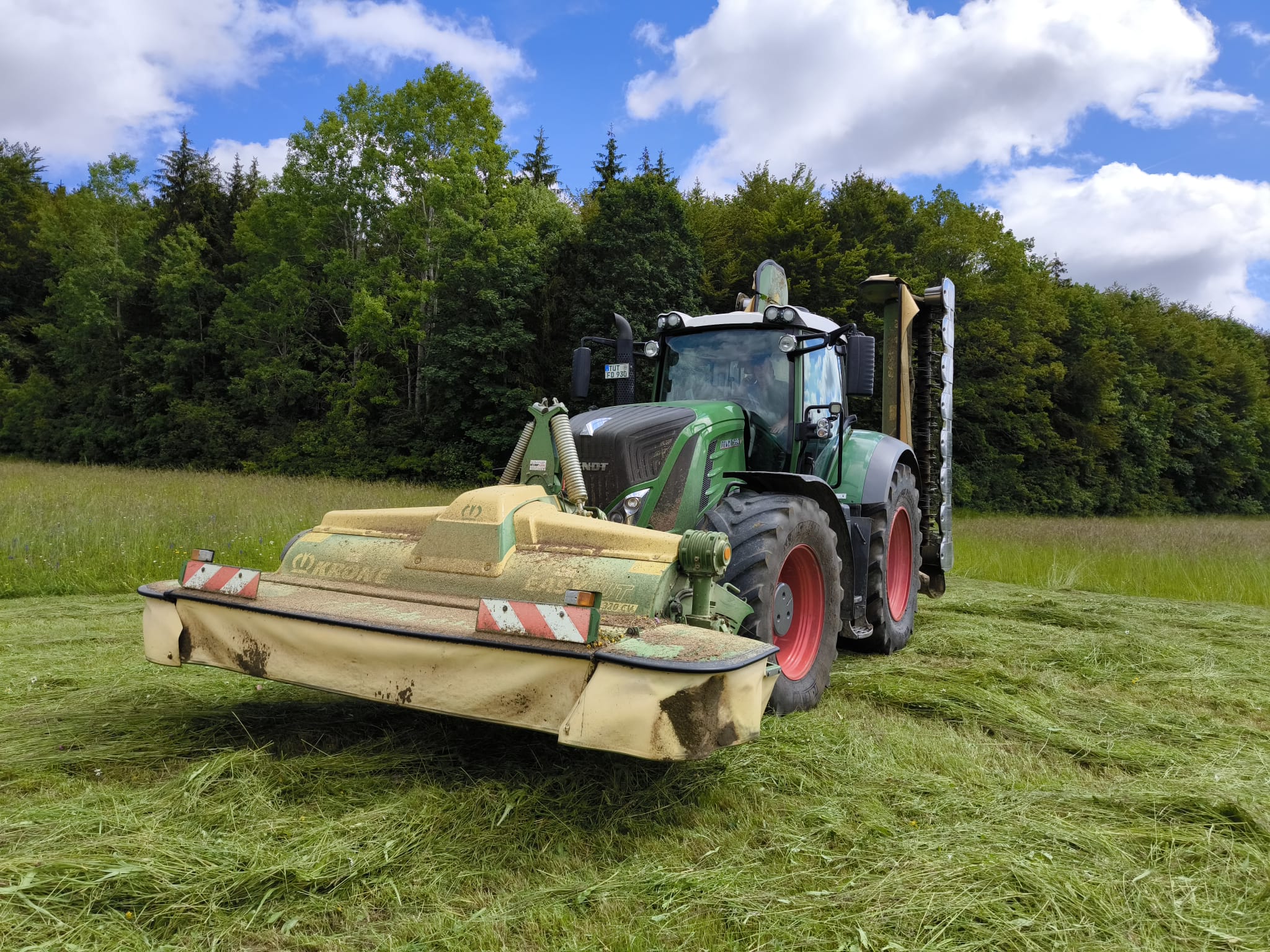 Traktor mit Mähwerk